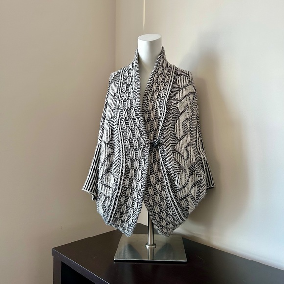 Zara Knit ⎮ Chunky cardigan - Picture 2 of 8